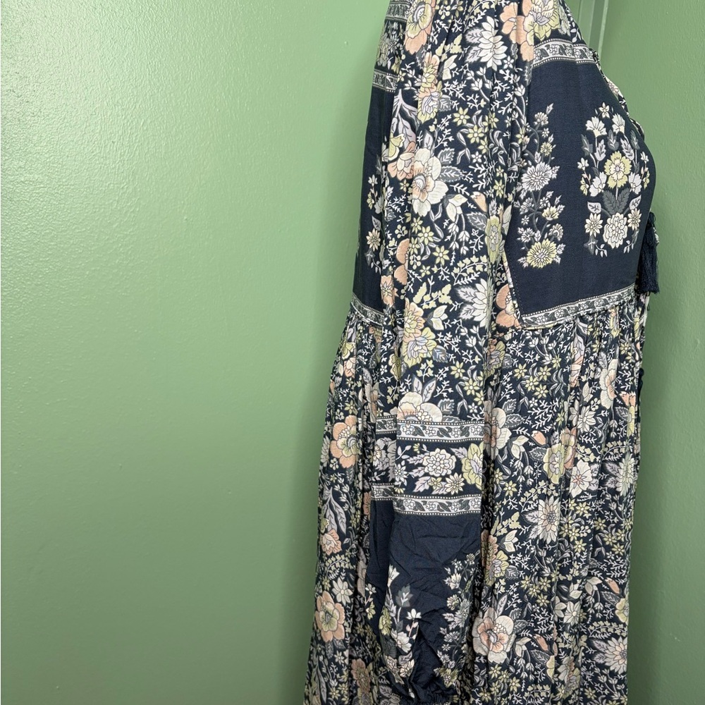 nwt R Vivimos boho Elegant Floral Long Sleeve Dress - Navy and Cream medium - Picture 11 of 17